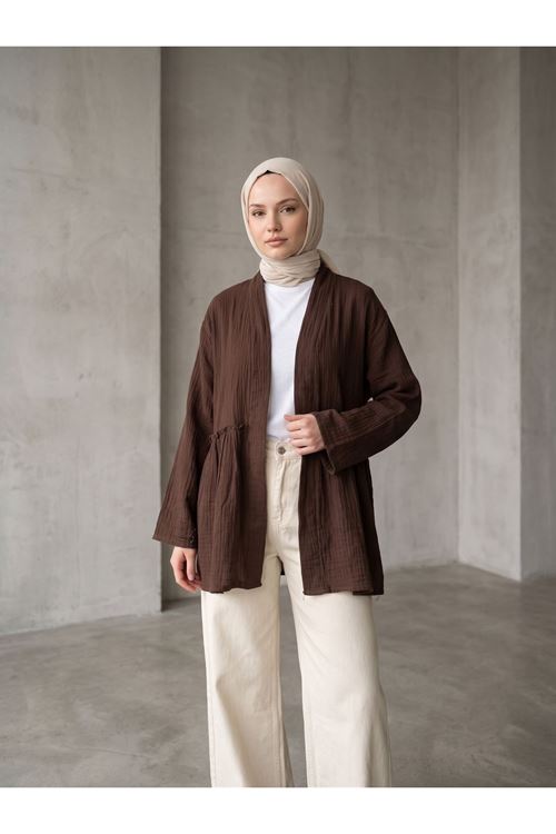 Lunsera Kadın Müslin Kumaş Açık Ön Kimono Büzgü Detaylı Geniş Kollu Tesettür Kimono-Kahve