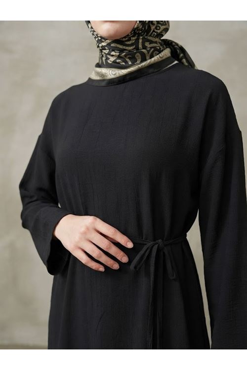 Kadın Dokuma Çilek Kumaş Beli Bağlamalı Uzun Tesettür Elbise Rahat Kalıp Yazlık Elbise-Siyah