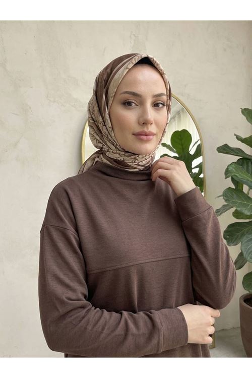 Yarım Yaka Ön Robalı Yırtmaçlı Tunik-Kahve